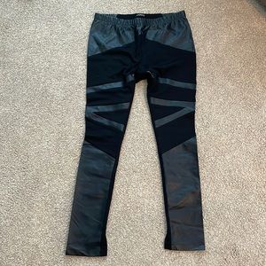 Venus fashion legging with faux-leather panels